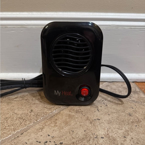 Lasko MyHeat Black Personal Small Mini Heater- 6in 200W - Picture 1 of 3